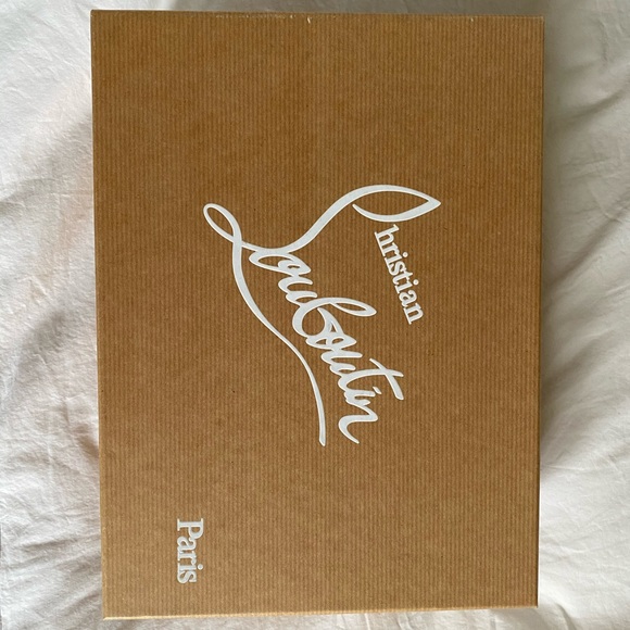 Christian Louboutin So Kate Nude - Picture 2 of 6